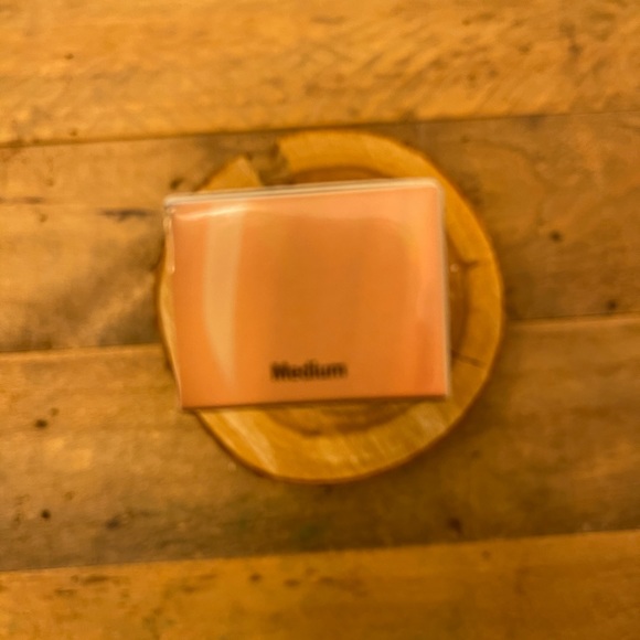 IT Cosmetics Bye Bye Foundation FREE SHIP - Picture 2 of 4